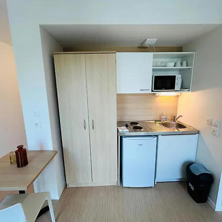 We Live In R - 302 * Reims