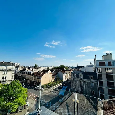 We Live In R - 302 Апартаменты *